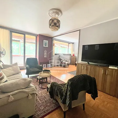 De Gabriel Apartment *